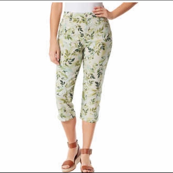 Gloria Vanderbilt Printed Amanda Capri DenimPants, Green (Stonewood Palm Jungle) - Picture 1 of 6